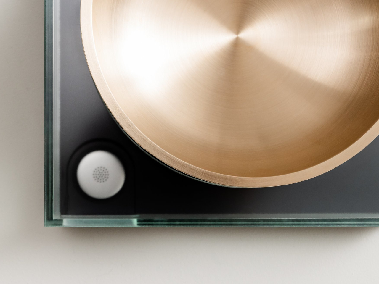 1734455438 531 Le bol de meditation mural transforme les souvenirs audio enregistres - plare.