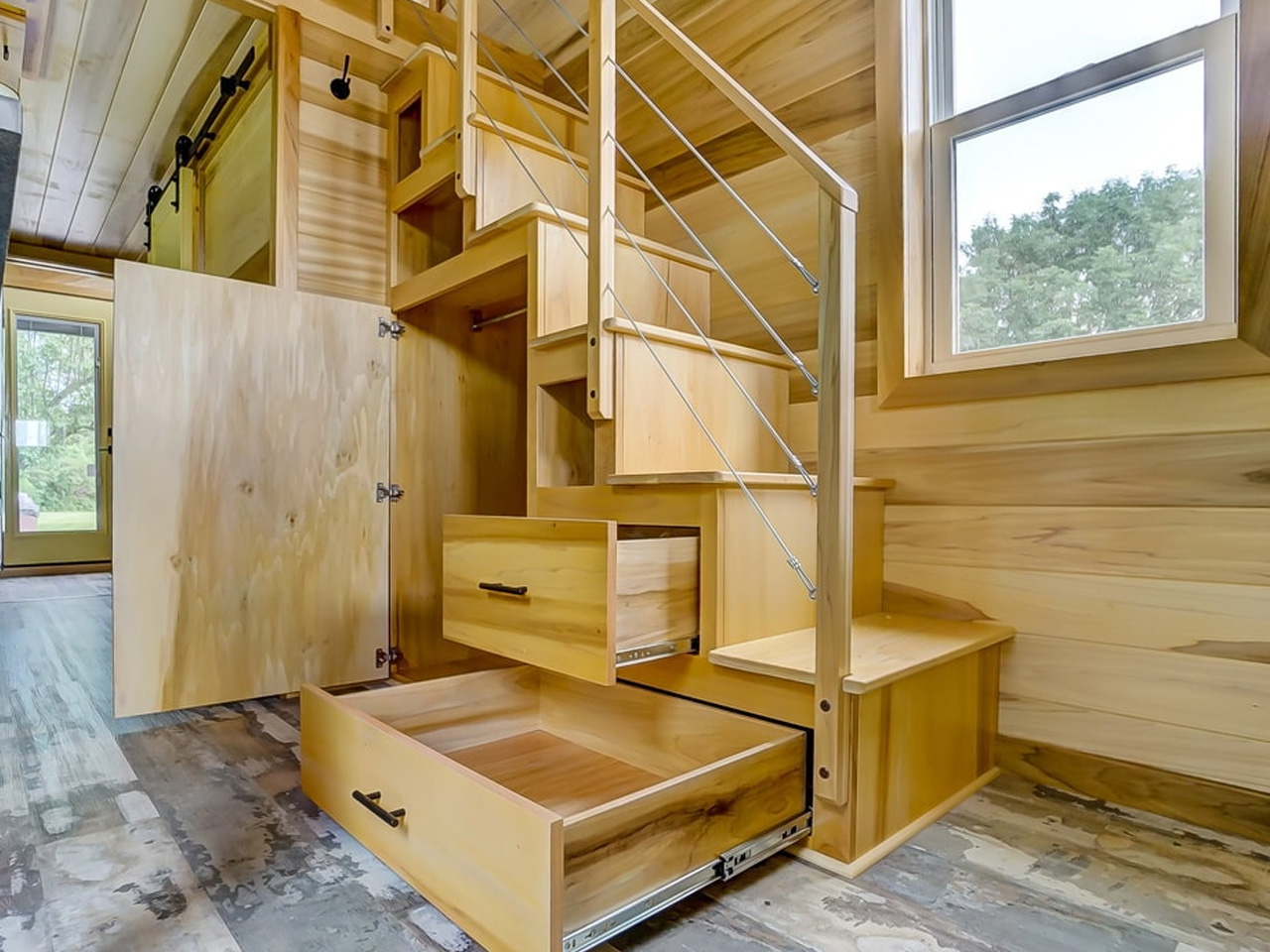 1735087181 854 Cette petite maison personnalisee est comme un luxueux manoir sur - plare.
