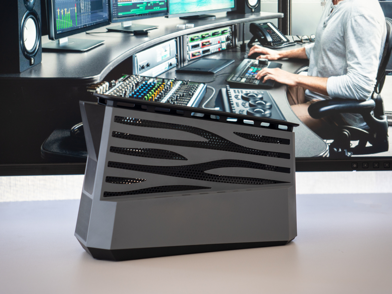 1735094882 576 Liberez votre creativite avec le boitier et le hub GPU - plare.