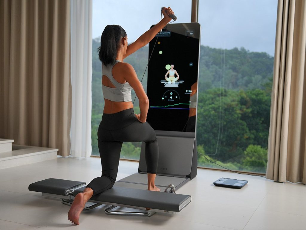 Les séances d’entraînement par intelligence artificielle arrivent : voici AEKE K1, une salle de sport à domicile dotée d’un entraîneur personnel doté d’une intelligence artificielle.
