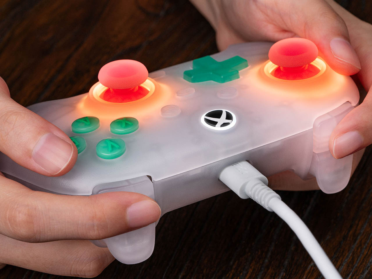 La manette 8BitDo Ultimate Mini ultra compacte et legere est parfaite - plare.