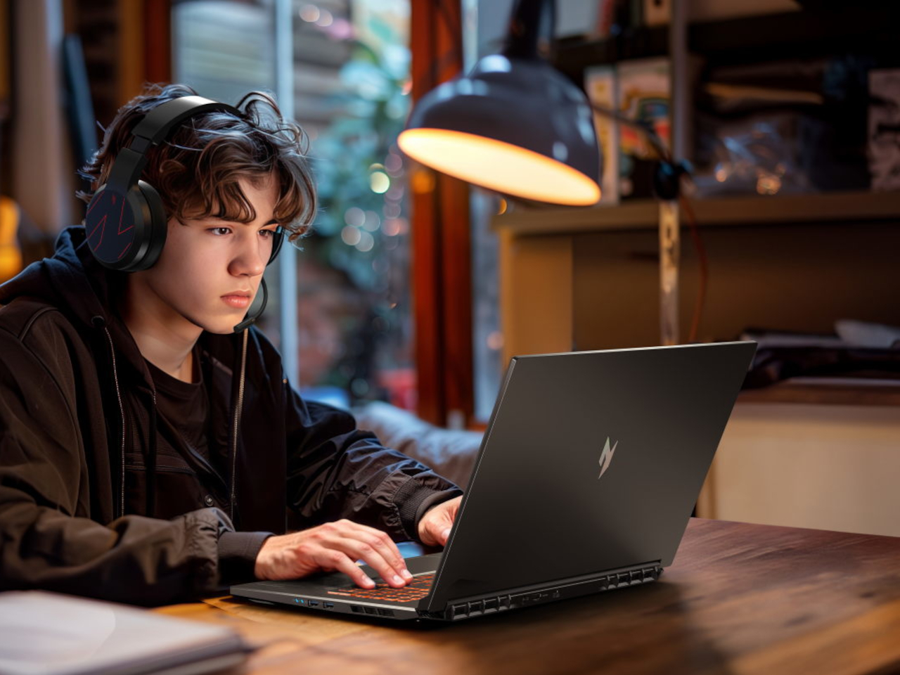 1736192895 722 Acer Revolutionne le Gaming Mobile avec ses Nouveaux Nitro V - plare.