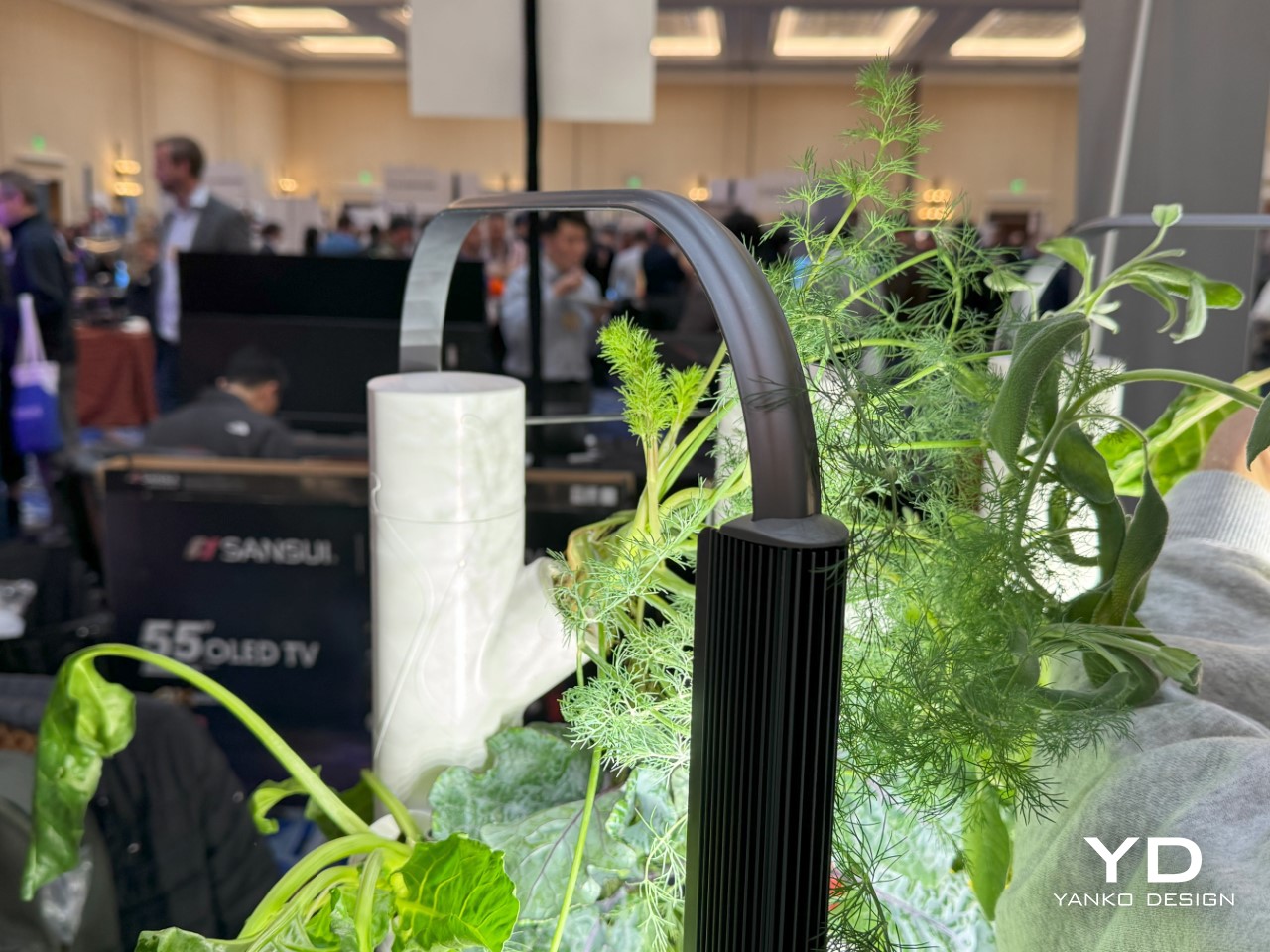 1736736464 906 Decouvrez le Jardiniere Innovante Cultivez Jusqua 30 Plantes Sans - plare.