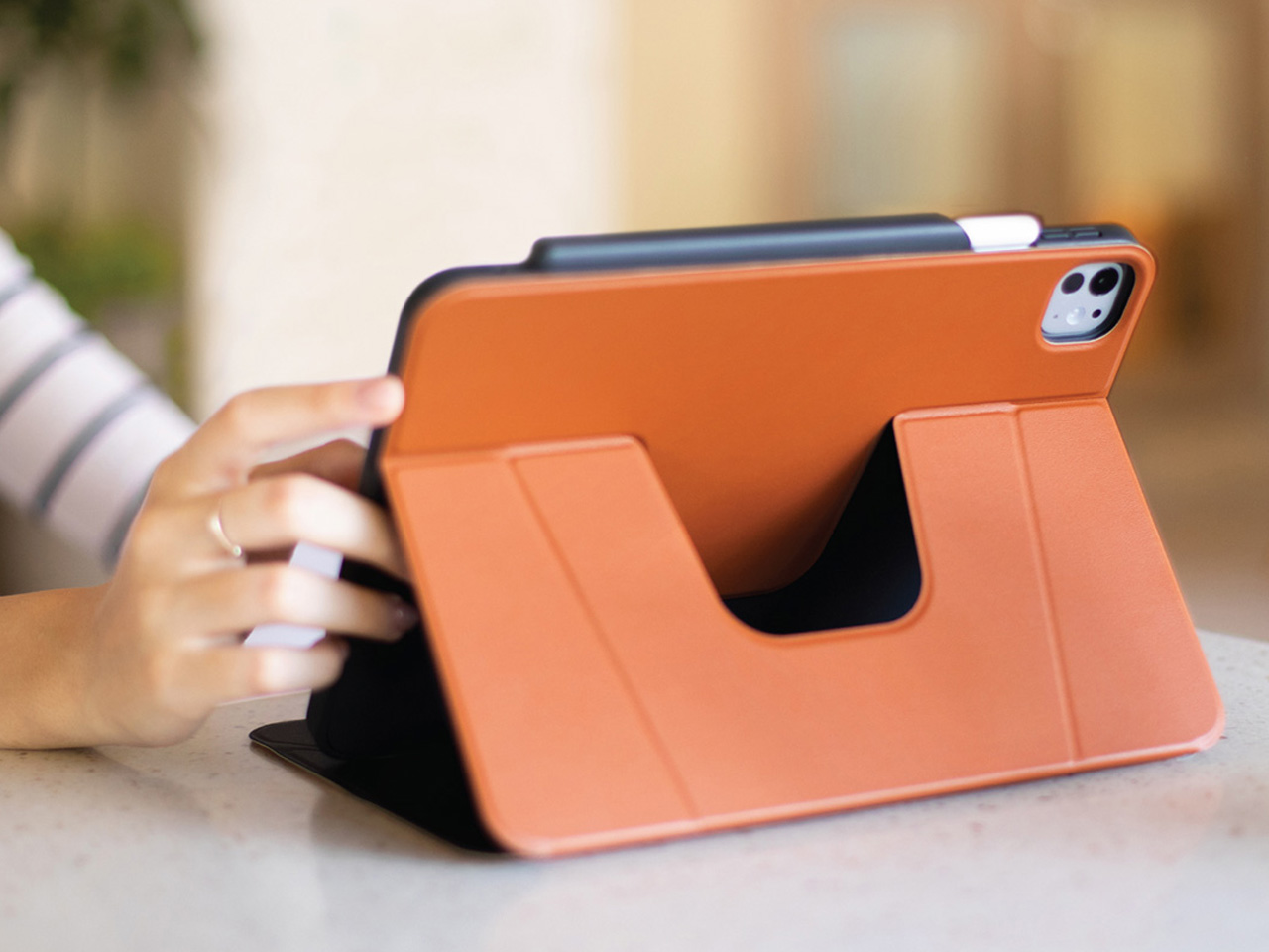 1736945446 350 Decouvrez les 10 Accessoires iPad Innovants Qui Vont Revolutionner Votre - plare.