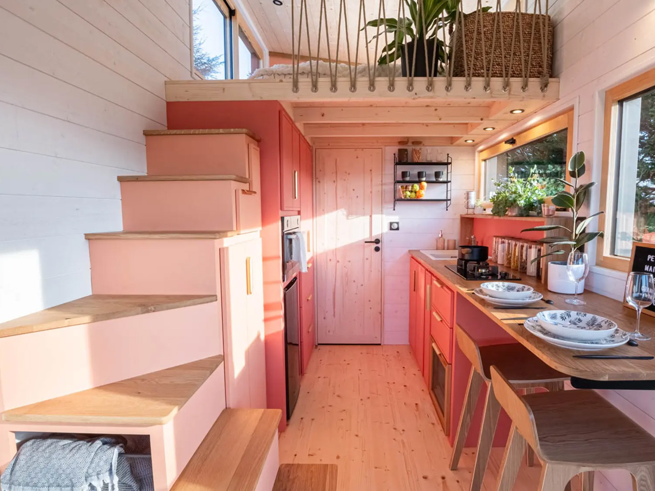 1737156923 95 Decouvrez comment cette Tiny House moderne offre un mode de - plare.
