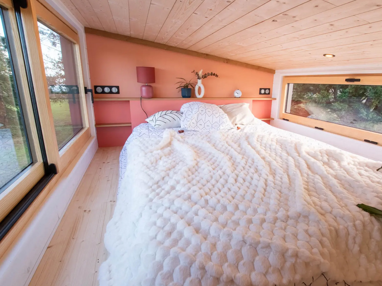 1737156925 687 Decouvrez comment cette Tiny House moderne offre un mode de - plare.