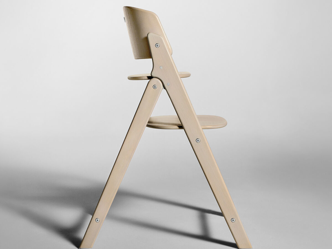 1737469275 949 Decouvrez la Chaise Haute en Bois Pliable LAlliee Parfaite - plare.