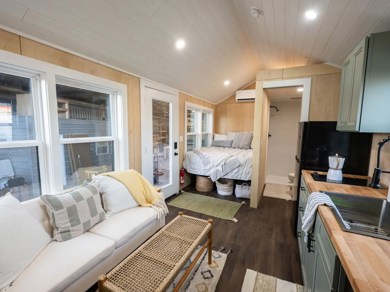 1737592506 138 Decouvrez le Duplex Tiny Home Revolutionnaire Deux Maisons sur - plare.