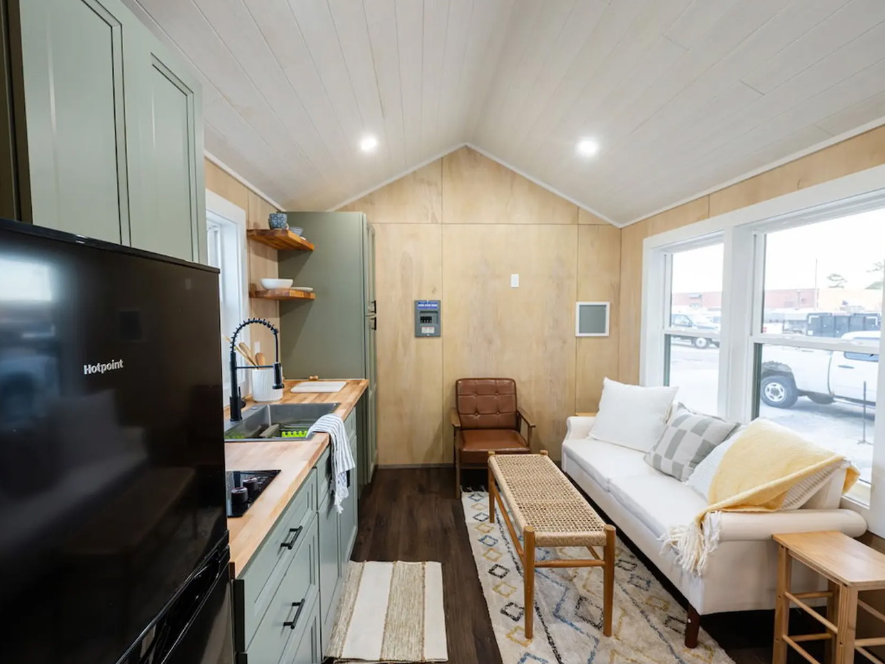 1737592509 315 Decouvrez le Duplex Tiny Home Revolutionnaire Deux Maisons sur - plare.