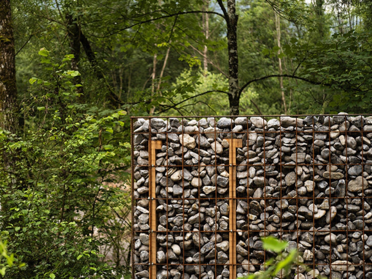 1738246889 701 Decouvrez Refuge of Stones Un Voyage Meditatif au Coeur - plare.