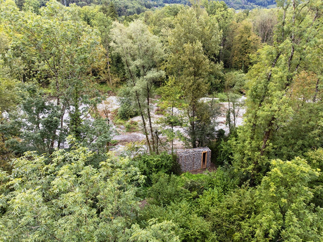 1738246896 661 Decouvrez Refuge of Stones Un Voyage Meditatif au Coeur - plare.