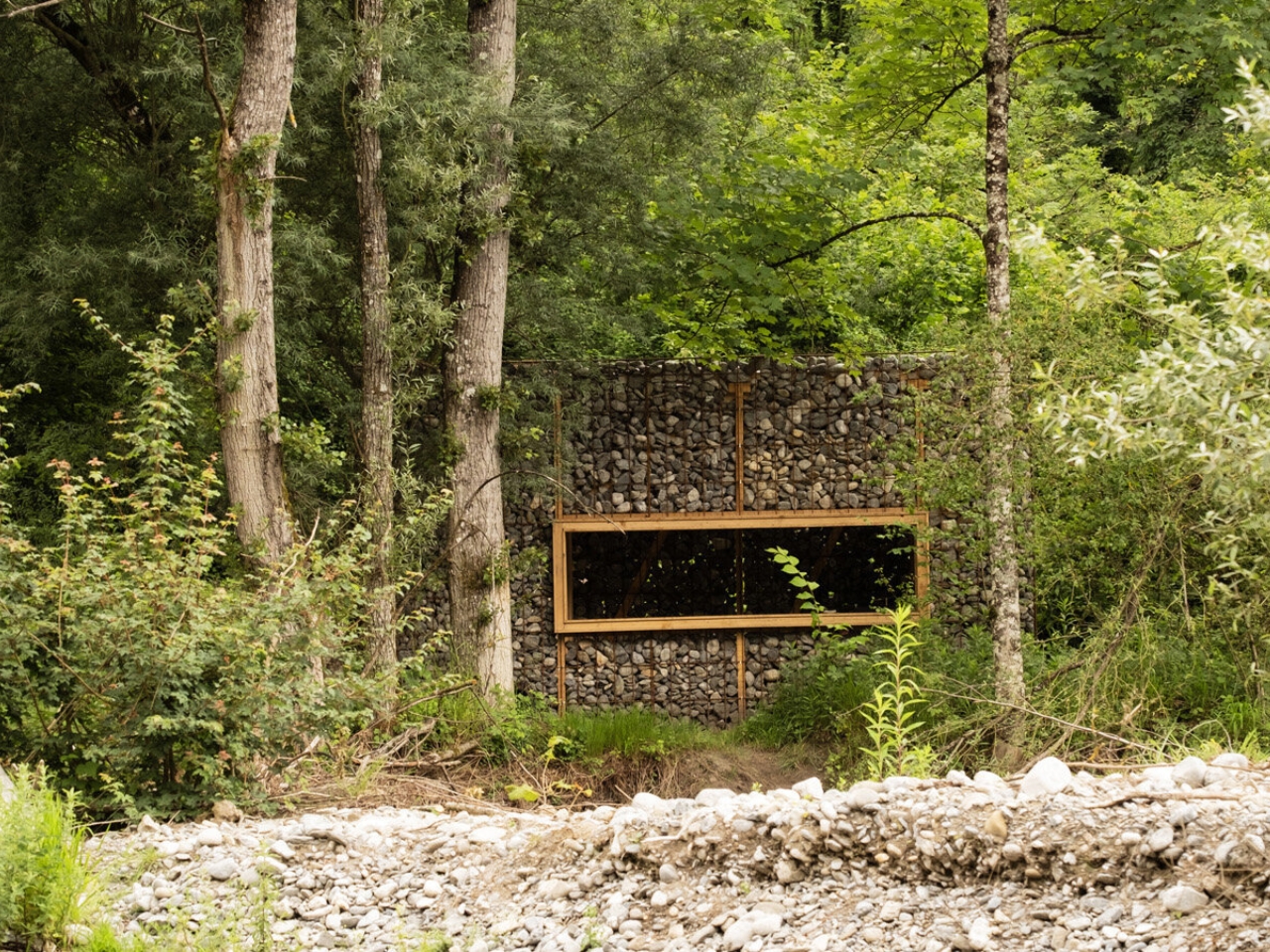 1738246897 782 Decouvrez Refuge of Stones Un Voyage Meditatif au Coeur - plare.