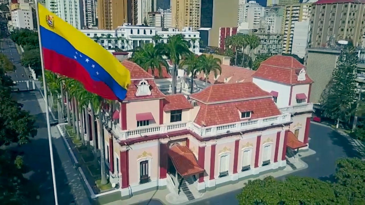 1 Miraflores Palace - plare.