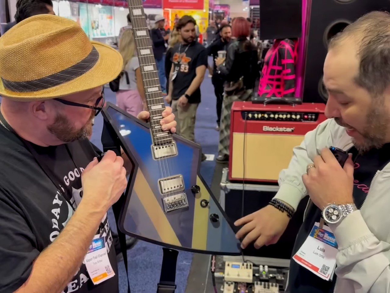 1738513955 295 Revolutionnez votre guitare avec cette E Ink qui change de design - plare.