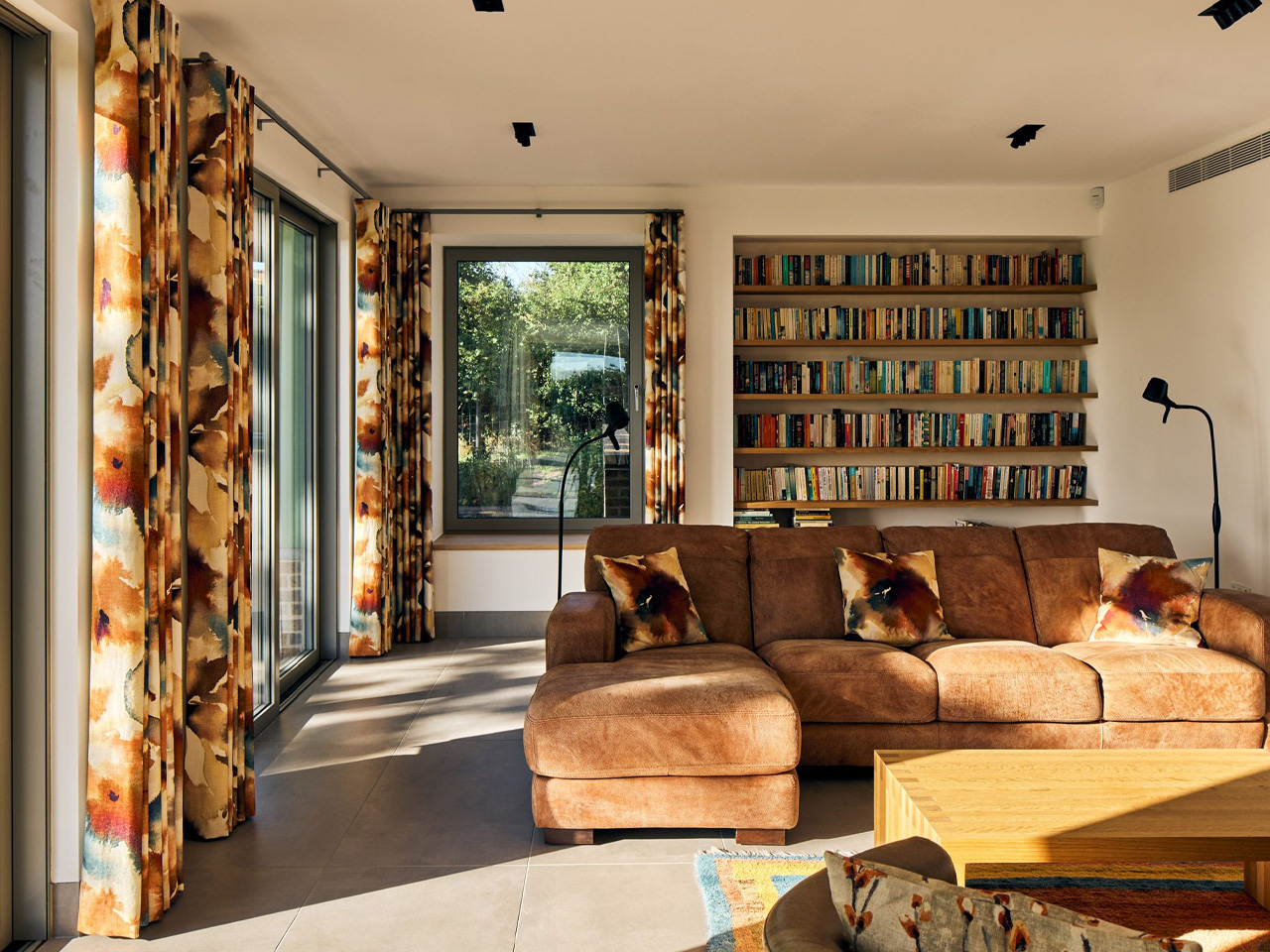1738527494 750 Decouvrez cette Maison Inspiree de lOrigami Une Station Energetique - plare.