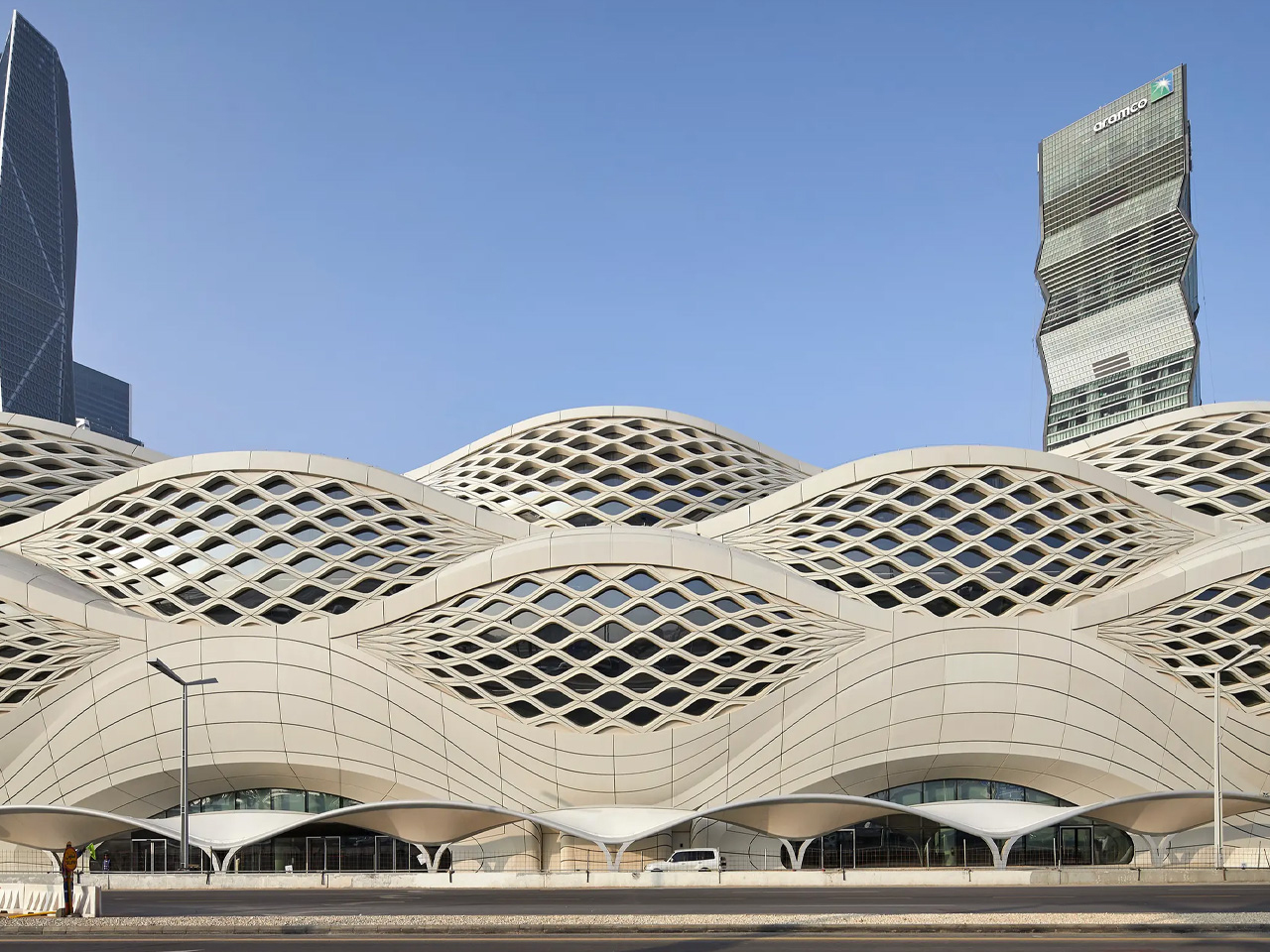 1738600150 139 Decouvrez lEvolution Architecturale Revolutionnaire de lArabie Saoudite et Son Impact - plare.