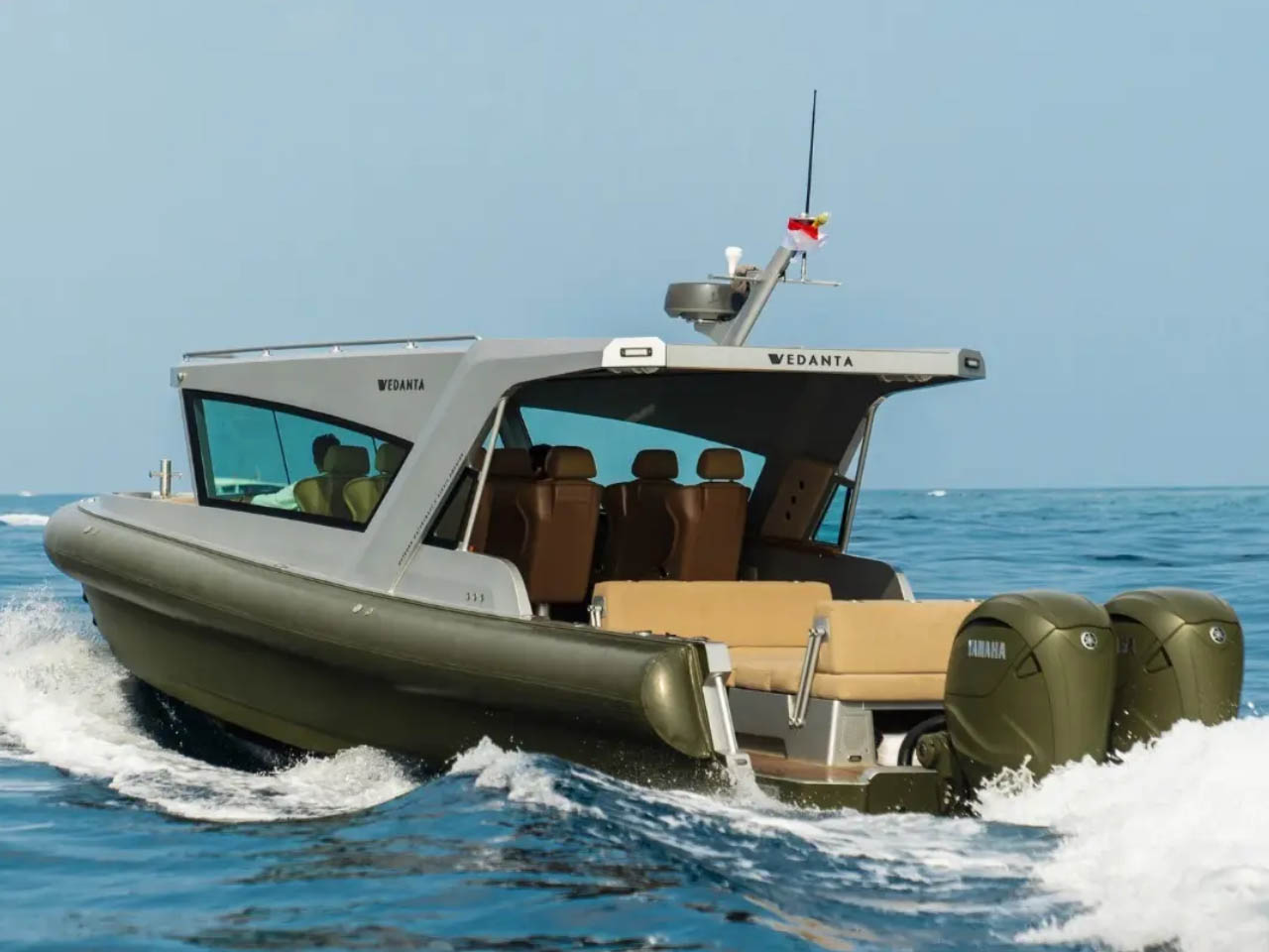 1740188025 926 Decouvrez ce Speedboat Inspire des Muscle Cars des Annees 60 - plare.