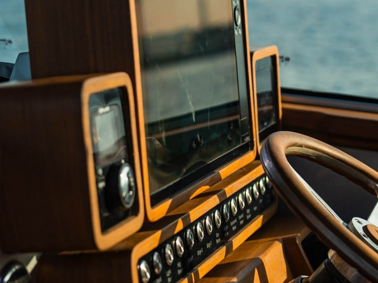 1740188026 309 Decouvrez ce Speedboat Inspire des Muscle Cars des Annees 60 - plare.