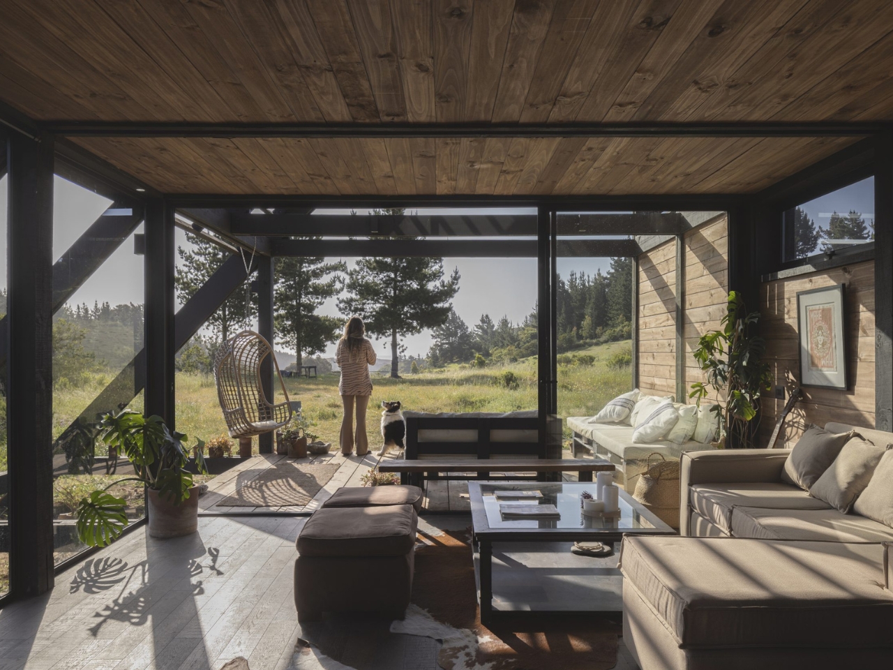 1740256658 719 Decouvrez Shelter 45 Une Architecture Incline qui Fusionne Parfaitement - plare.