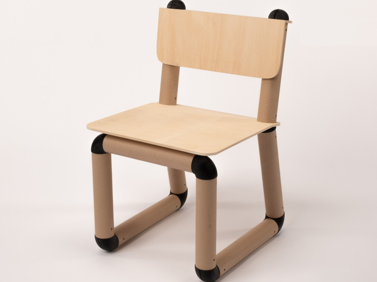 1740568742 588 Decouvrez le systeme de mobilier modulable qui transforme le carton - plare.