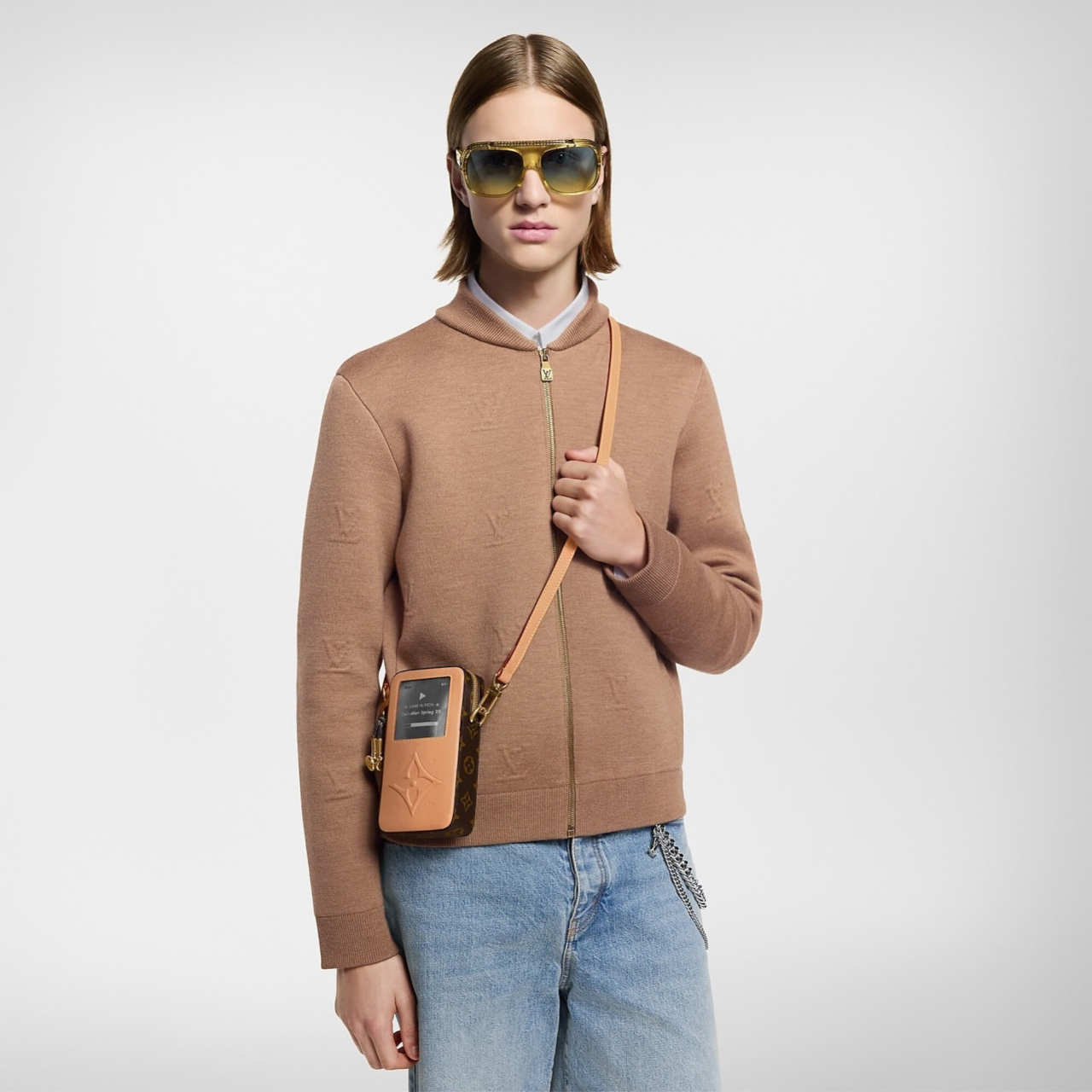 1740736460 702 Decouvrez Comment les Sacs Louis Vuitton Inspires des iPods et - plare.