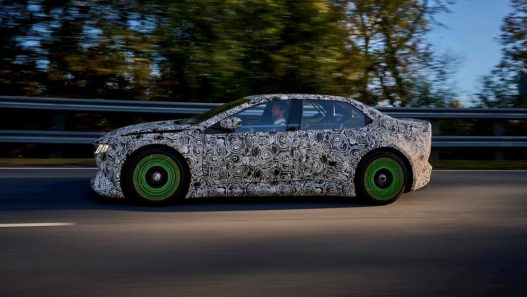 BMW heart of joy EV 1 - plare.