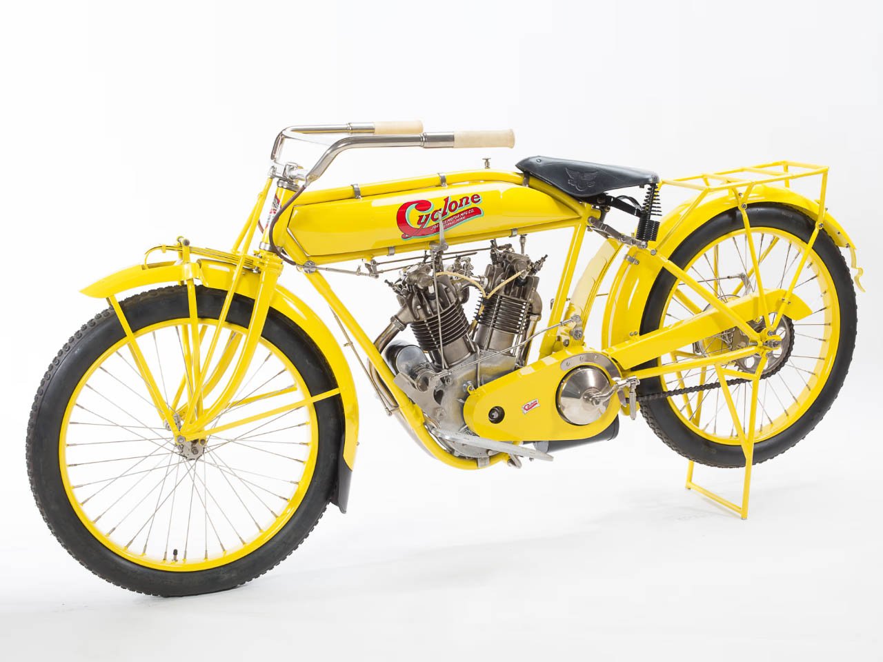 Cyclone Motorcycle 8 - plare.