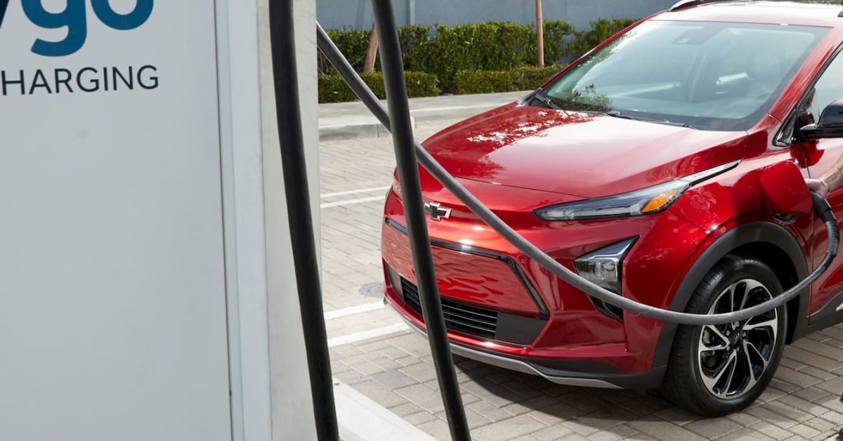 First look new Chevy Bolt EV 1 - plare.
