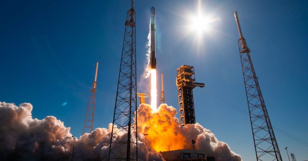 Découvrez comment SpaceX révolutionne l’exploration lunaire avec un double lancement historique