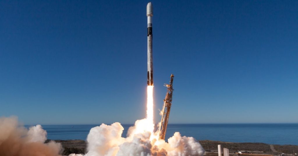 Découvrez comment Mark Rober envoie des selfies spatiaux grâce à un Google Pixel !