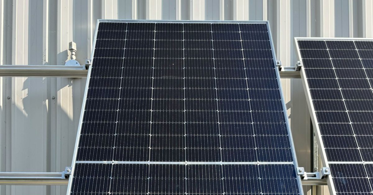 Heliene Origami solar panel - plare.