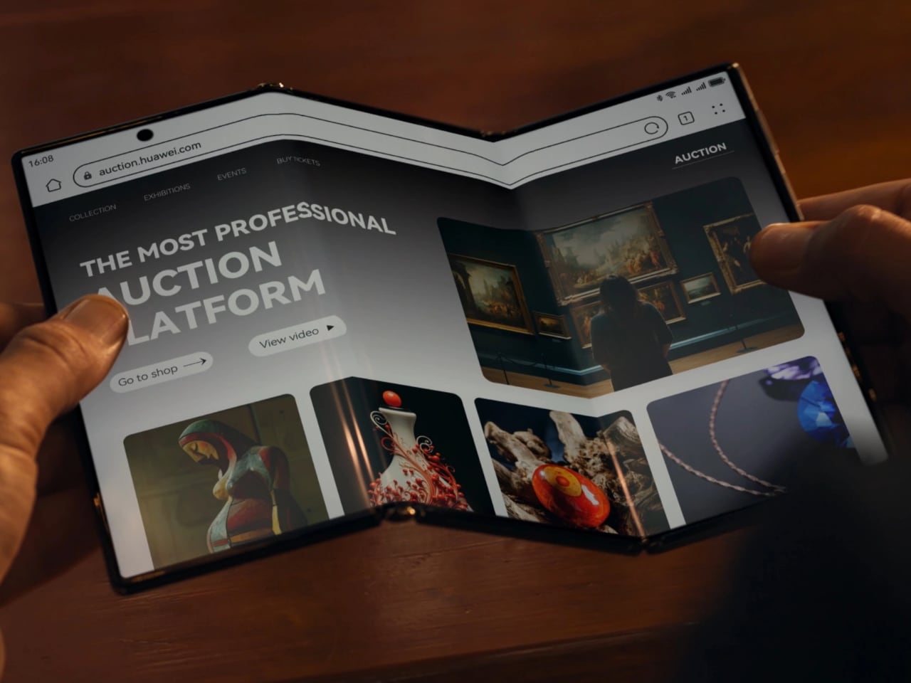 Huawei MATE XT hero - plare.