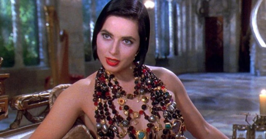 Isabella Rossellini rejoint la distribution de la série The Beauty de Ryan Murphy : une collaboration de prestige dans le monde de la beauté et du glamour! Isabella Rossellini si unisce al cast della serie tv The Beauty di Ryan Murphy