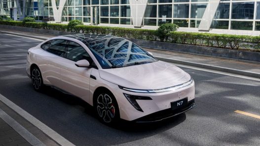 Nissan N7 EV DeepSeek 3 - plare.