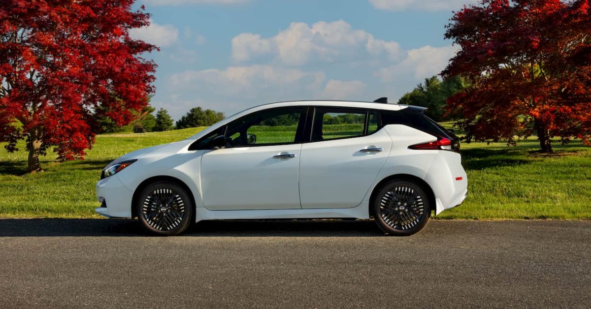 Nissan free LEAF EV - plare.