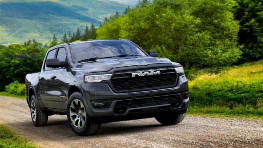 Ram Ramcharger REEV pickup - plare.