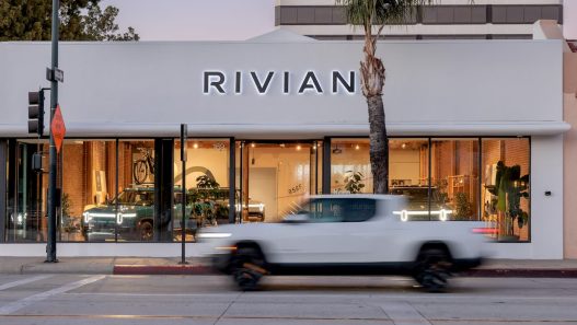 Rivians legal battle Tesla - plare.