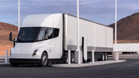Tesla Semi Megacharger hero - plare.