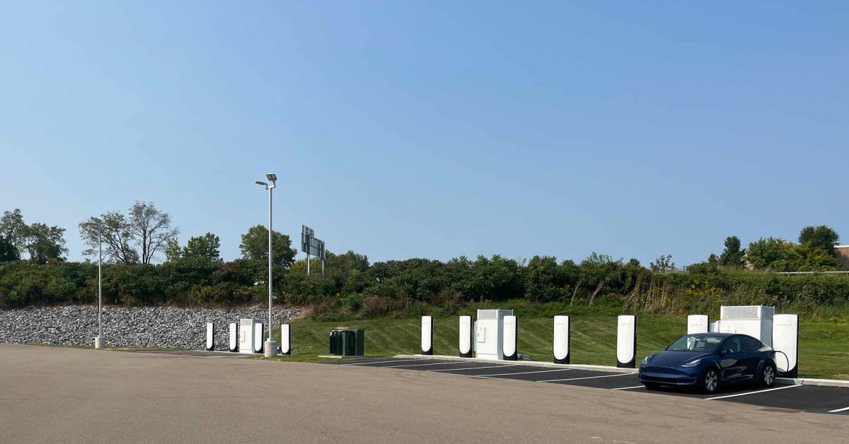 Tesla supercharger Elmira NY - plare.