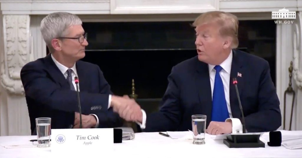 Trump explique comment il a aidé Tim Cook à naviguer dans les pivots tarifaires américains