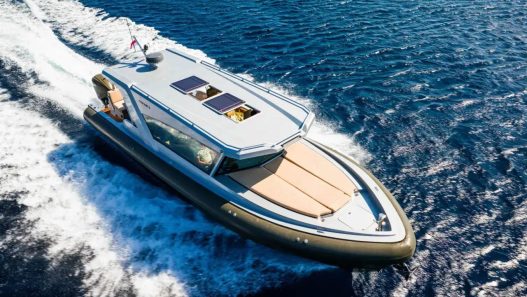 Vedanta Speedboat 6 - plare.