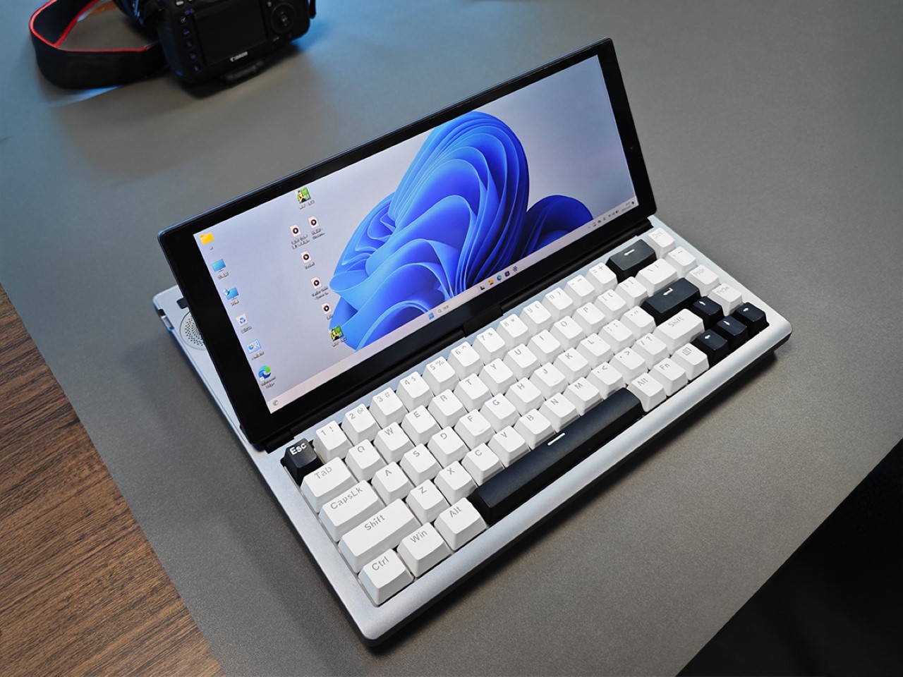 bapaco keyboard 1 - plare.
