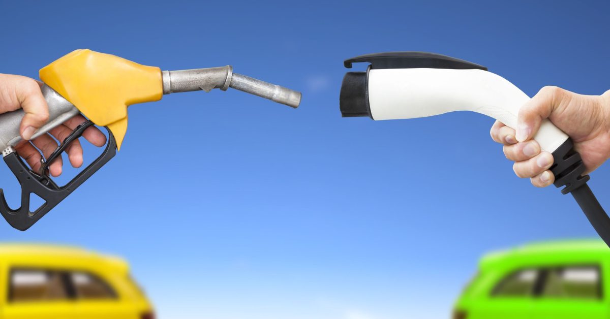 electric vehicle charging vs gasoline e1484590338347 - plare.