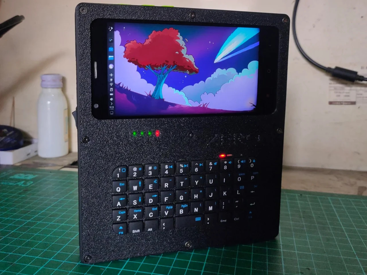 handmade linux cyberdeck smartphone 03 - plare.