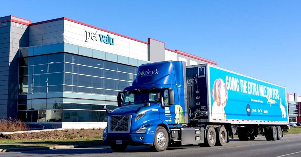 Découvrez pourquoi les camions électriques Volvo de Pet Valu vont révolutionner le transport !