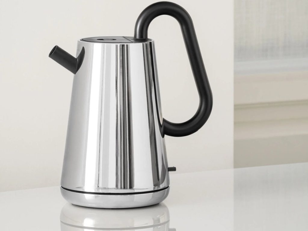 Découvrez le Kettle Toru d’Alessi : Un Design Minimaliste Étonnant qui Transformera Votre Cuisine !