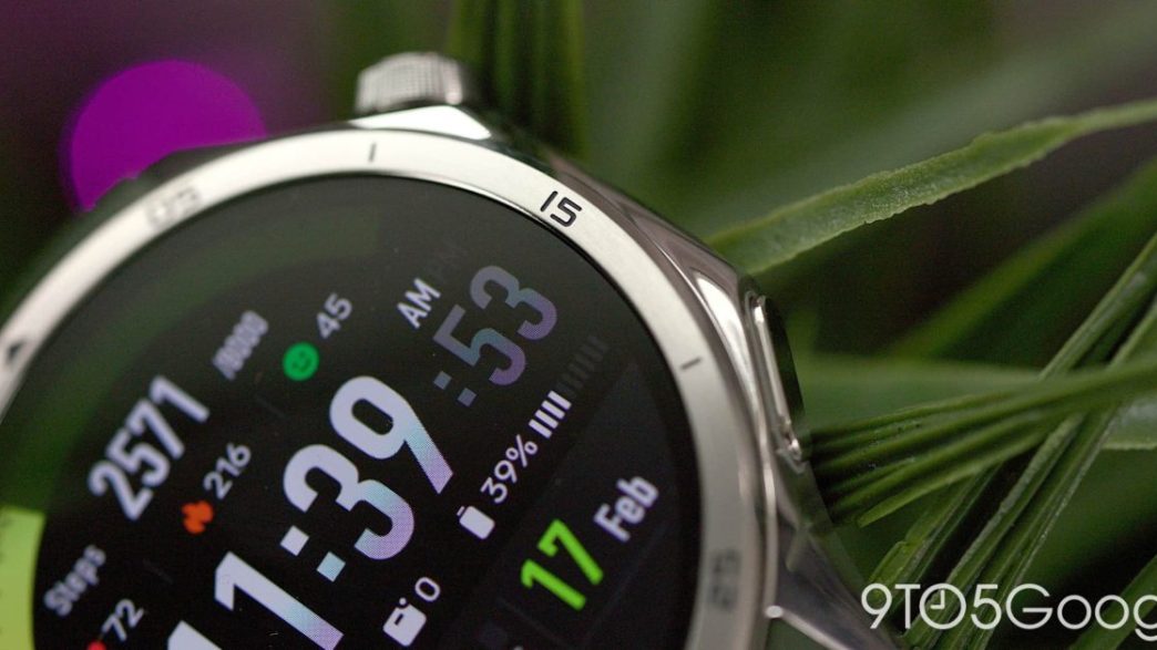 Génère un nouveau titre SEO légèrement accrocheur à partir de Can you figure out this confusing OnePlus update policy?, en intégrant des mots-clés pertinents. Ne commence pas par "découvrir" ou un mot proche. Utilise une seule majuscule par phrase, sauf pour les noms propres et les entités nommés. Assure-toi que la première lettre du titre est toujours en majuscule. Ne pas ajouter de date si le titre d'origine n'en contient pas. Convertis les prix en dollars en euros en utilisant un taux de change actuel.