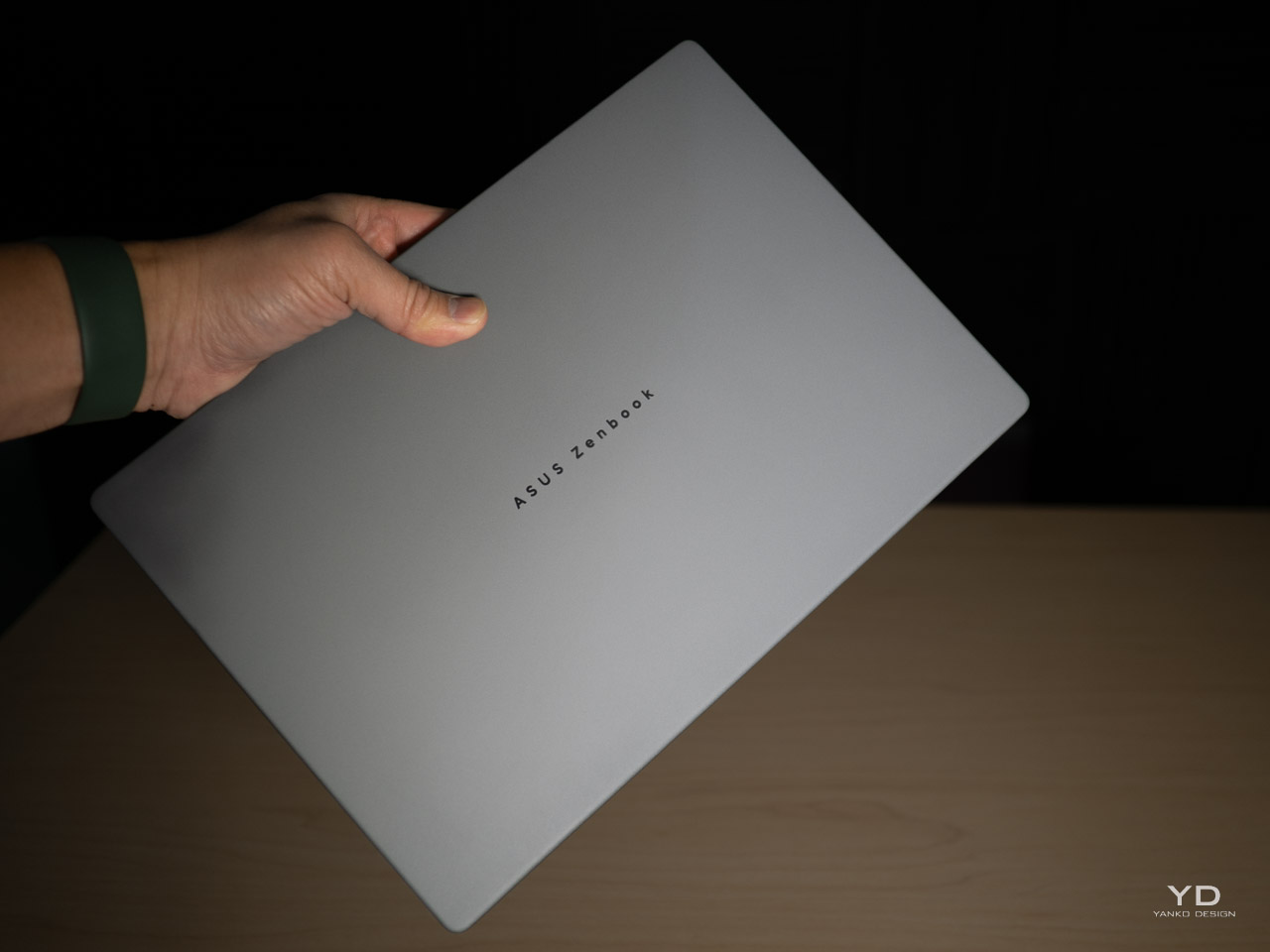 1742423734 857 ASUS Zenbook A14 Le Portable Ultra Leger Qui Surclasse la - plare.