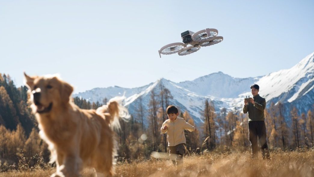 Génère un nouveau titre SEO légèrement accrocheur à partir de Why DJI Flip is the best drone for beginners right now, en intégrant des mots-clés pertinents. Ne commence pas par "découvrir" ou un mot proche. Utilise une seule majuscule par phrase, sauf pour les noms propres et les entités nommés. Assure-toi que la première lettre du titre est toujours en majuscule. Ne pas ajouter de date si le titre d'origine n'en contient pas. Convertis les prix en dollars en euros en utilisant un taux de change actuel.