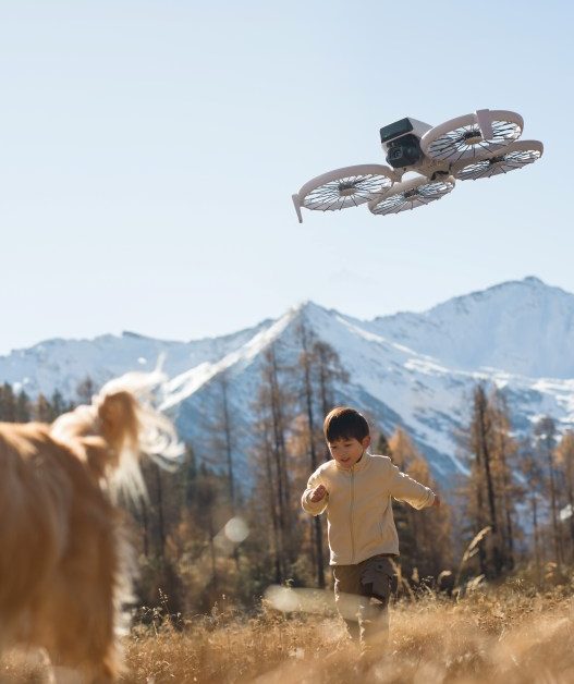 Génère un nouveau titre SEO légèrement accrocheur à partir de Why DJI Flip is the best drone for beginners right now, en intégrant des mots-clés pertinents. Ne commence pas par "découvrir" ou un mot proche. Utilise une seule majuscule par phrase, sauf pour les noms propres et les entités nommés. Assure-toi que la première lettre du titre est toujours en majuscule. Ne pas ajouter de date si le titre d'origine n'en contient pas. Convertis les prix en dollars en euros en utilisant un taux de change actuel.